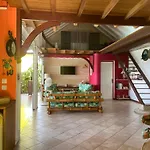 Villa Spacieuse Avec Piscine Privee A Sainte Anne 154 M² Vue Mer