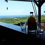 Villa Spacieuse Avec Piscine Privee A Sainte Anne 154 M² Vue Mer