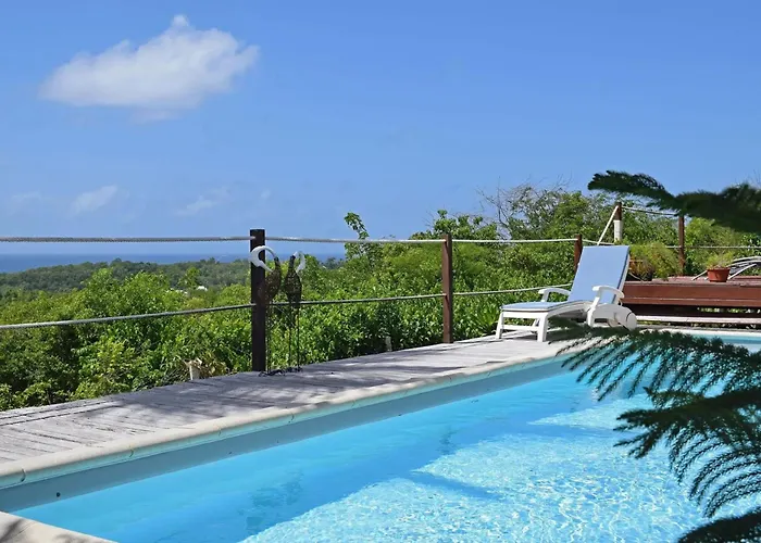 Villa Spacieuse Avec Piscine Privee A Sainte Anne 154 M² Vue Mer